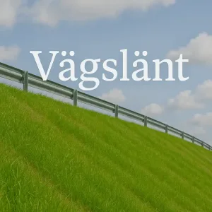 Bild över en vägslänt med gräs och räcke